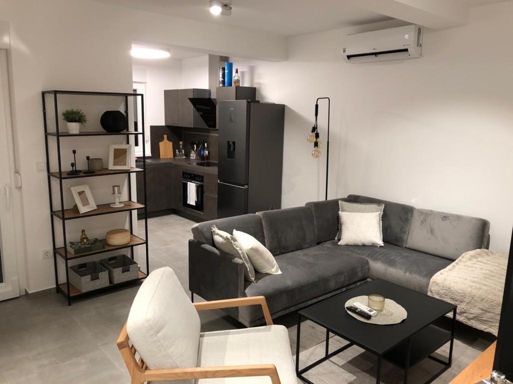 Spuzva Apartment โบรดาริตซา ภายนอก รูปภาพ
